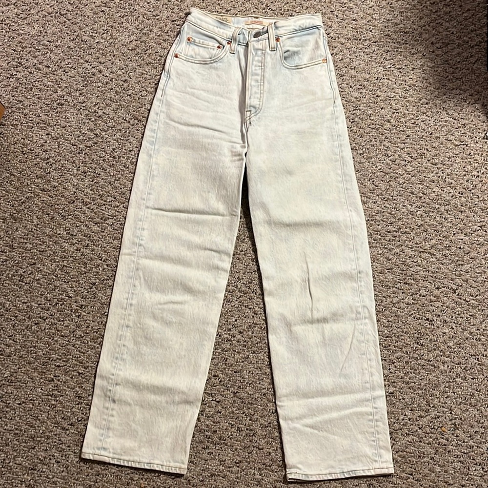 Levi’s Ribcage High Rise Straight Ankle jeans - light wash size W24, L27
